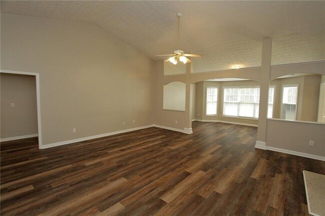Building Photo - 1490 Creek Pointe Cir