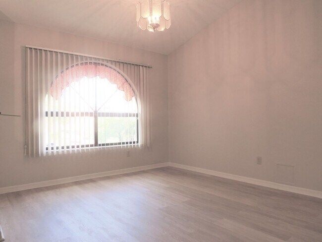 Foto del edificio - Coming Soon! Beautiful and Spacious 3 bedroom 2 bath Home With a Split Floor Plan.