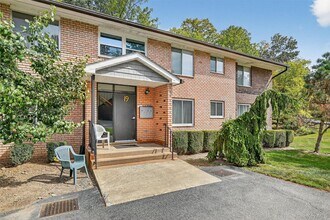 Building Photo - 19 Barnett Dr