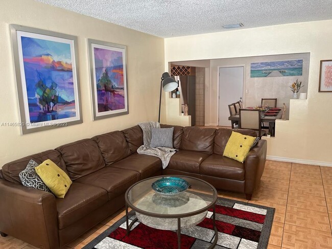 Foto del edificio - 575 NW 33rd St