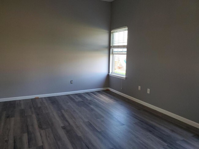 Building Photo - 2315 Lichfield Dr