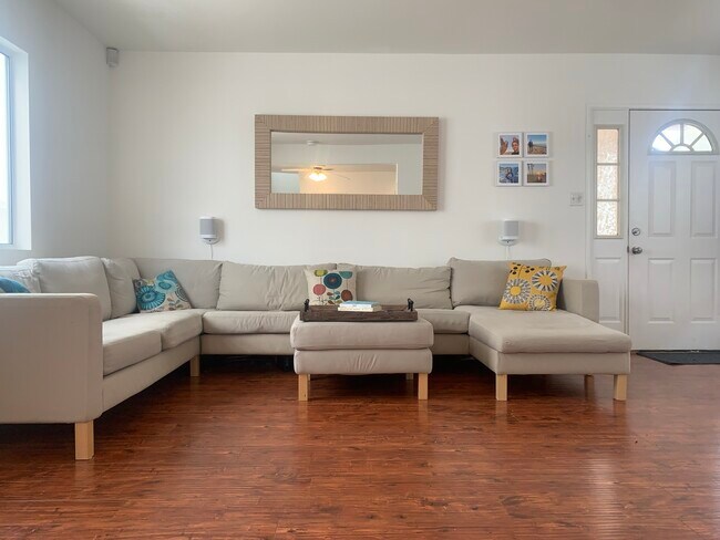 Building Photo - 2108 1/2 Ernest Ave