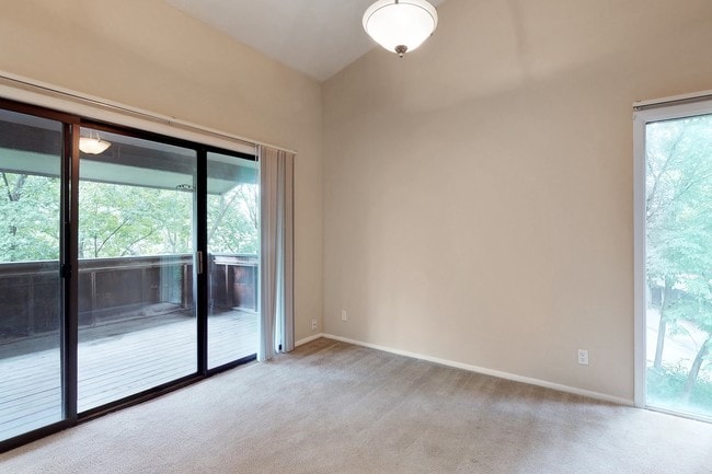 Building Photo - Fontenelle Hills