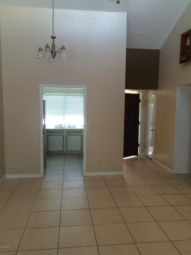 Foto del edificio - 304 E Bluebell Ln