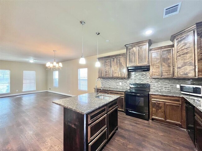Foto del edificio - 10502 Moorcreek Dr