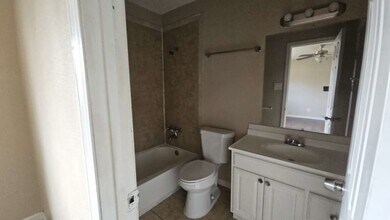Building Photo - 8715 Valley Ledge Dr