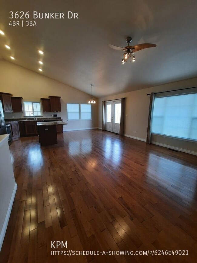 Building Photo - 4 BED | 3 BATH | DOUBLE GARAGE | TOWNHOME ...