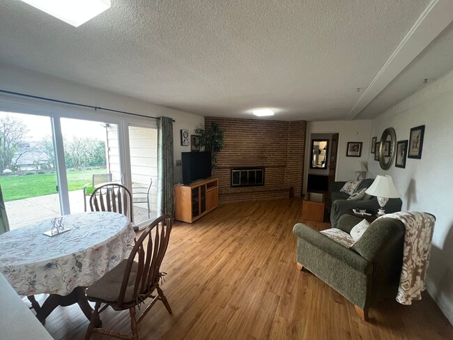 Building Photo - 1 Bedroom/ 1 Bath Downstairs Unit- availab...