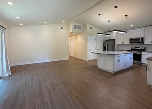 Entry to Great Room - 19334 Topham St