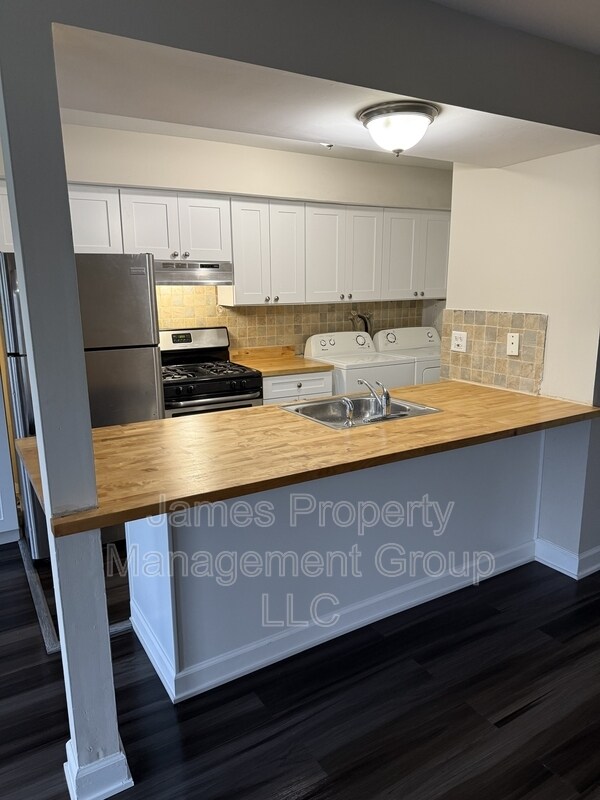 Foto del edificio - 1557 Quaker Ln