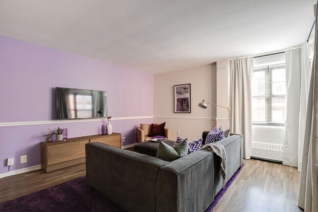 Foto del edificio - 112 W University Pkwy