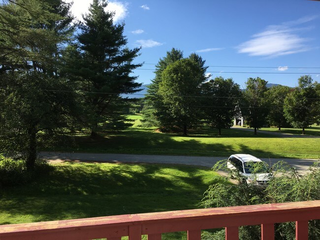 Building Photo - 257 Meadow Ln