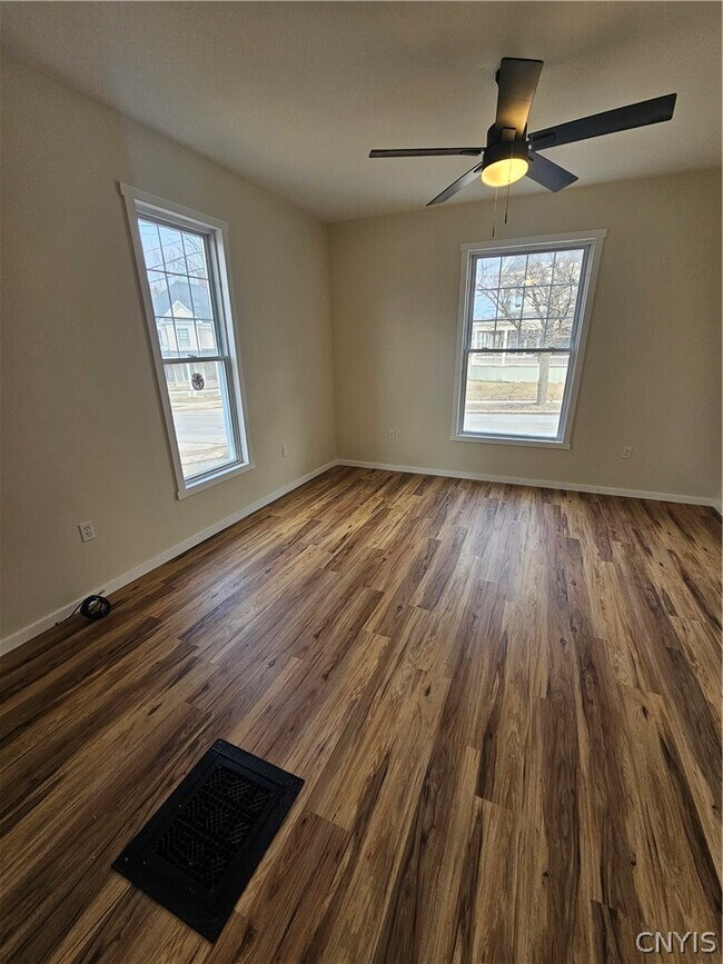 Foto del edificio - 420 Budd St