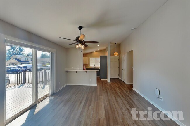 Foto del edificio - 18717 83 Ave Ct E