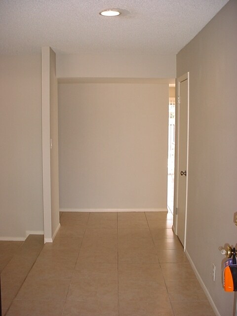 Foto del edificio - Stunning remodel across from park