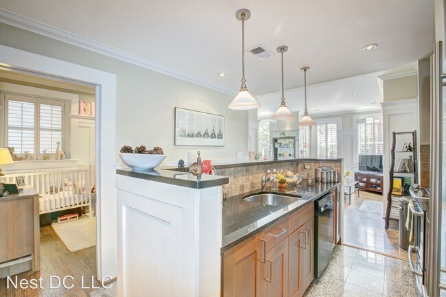 Building Photo - 2 br, 2 bath House - 1721 21st St NW Unit 101