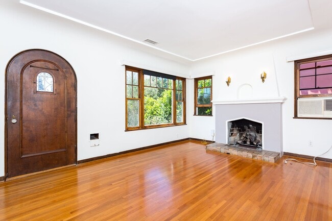 Building Photo - 4455 Swift Ave