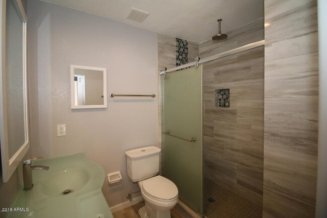 Foto del edificio - 1831 E Montebello Ave