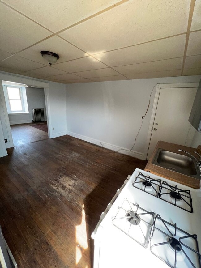 Building Photo - 607 N Eighth St