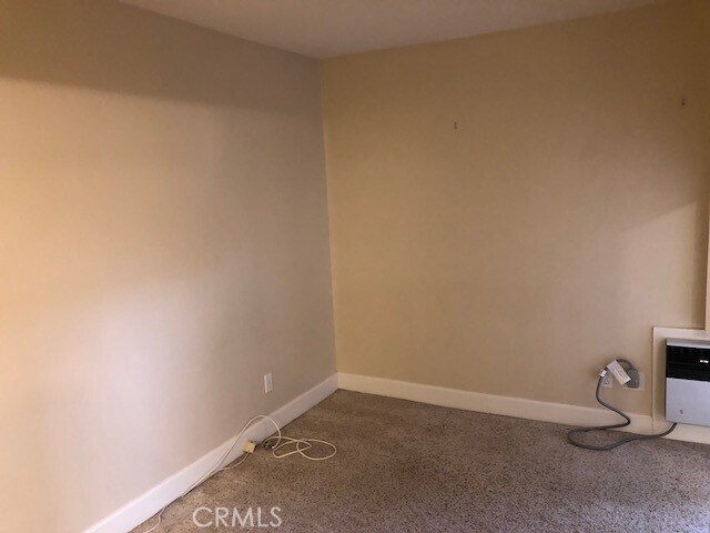 Building Photo - 10982 Roebling Ave