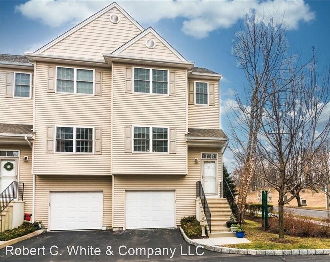 Primary Photo - 2 br, 2.5 bath House - 2 Sheridan St Unit 602