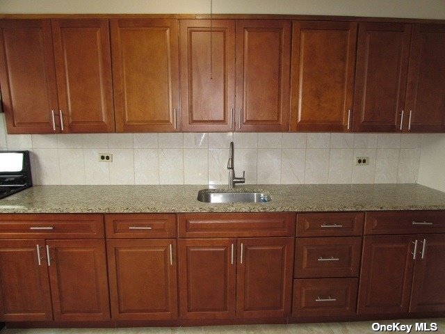 Foto del edificio - 78-58 76th St