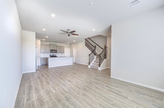 Building Photo - 8006 Scanlan Trce