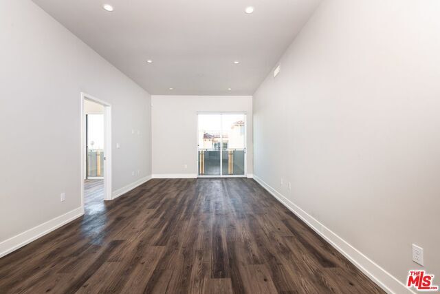 Building Photo - 838 N Hudson Ave