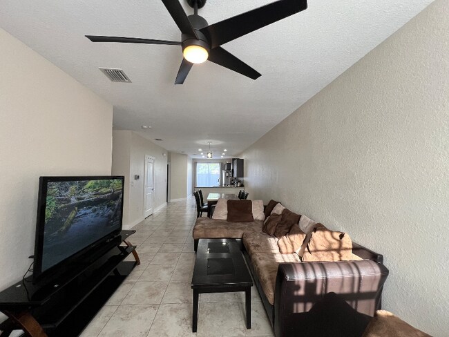 Foto del edificio - 1447 SE 24th Ave