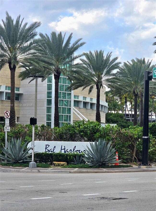 Foto del edificio - 10175 Collins Ave