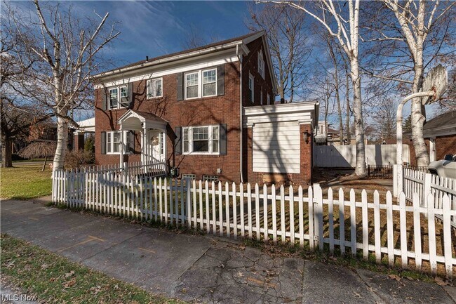 Foto del edificio - 601 N Wooster Ave