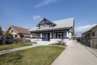 Building Photo - 3022 S La Salle Ave