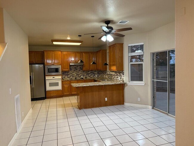 Building Photo - 11505 Emerald Falls Dr