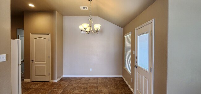Foto del edificio - 3/2 duplex close to Clear Creek Gate viewable 8/05/2026