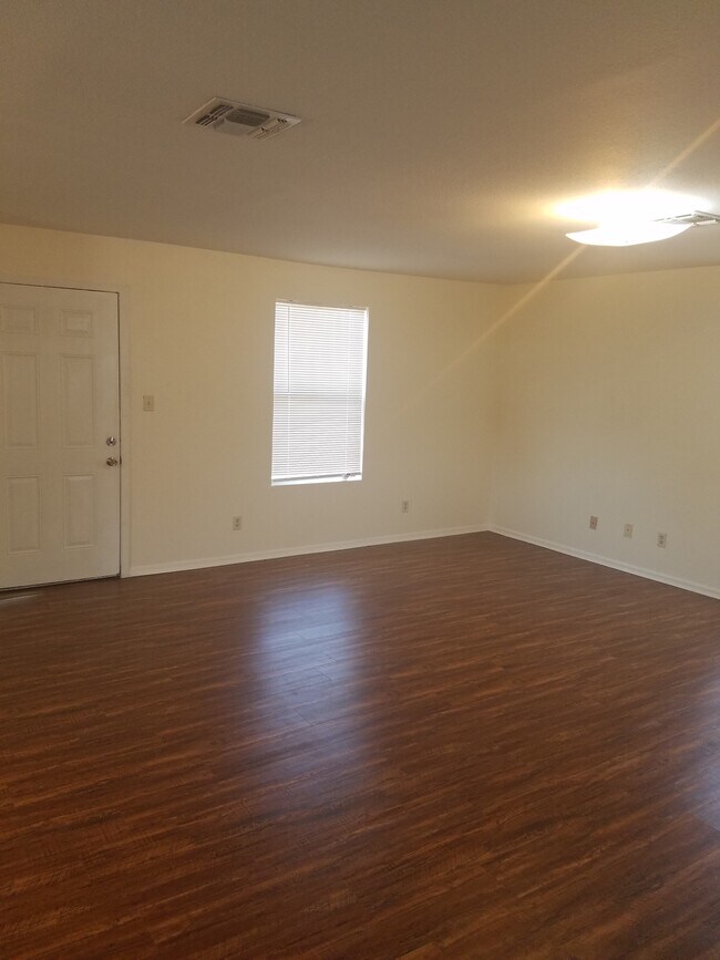 Foto del edificio - 1104 Hickory St