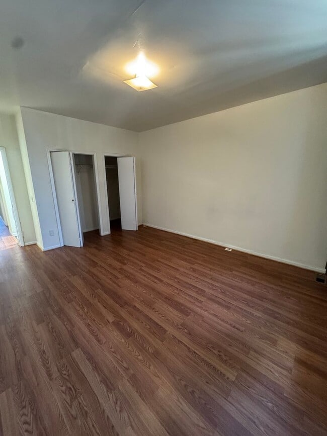 Building Photo - 2304 Ruskin Ave