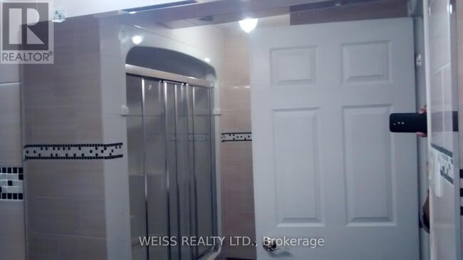 Building Photo - 4063 Ellesmere Rd