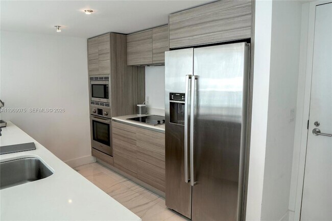 Foto del edificio - 6620 Indian Creek Dr