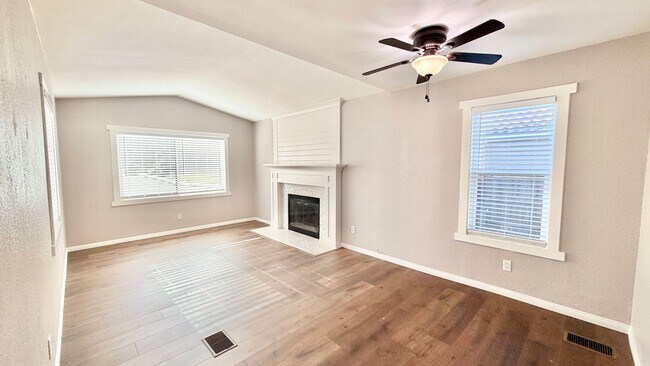 Building Photo - Wonderful Single-Story Home in the Darling Lake Rancho Viejo HOA Community of Fallbrook!