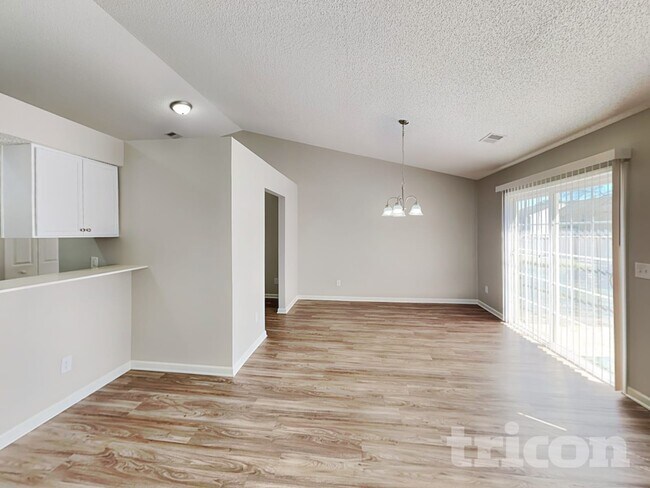 Foto del edificio - 721 Elderberry Ln