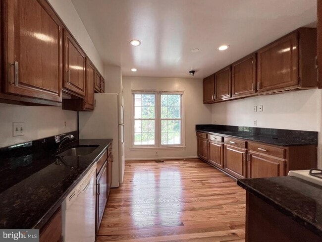 Building Photo - 7132 Swansong Wy