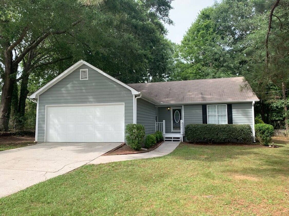 Foto principal - Charming 3BR / 2 Bath Ranch in Hampton!