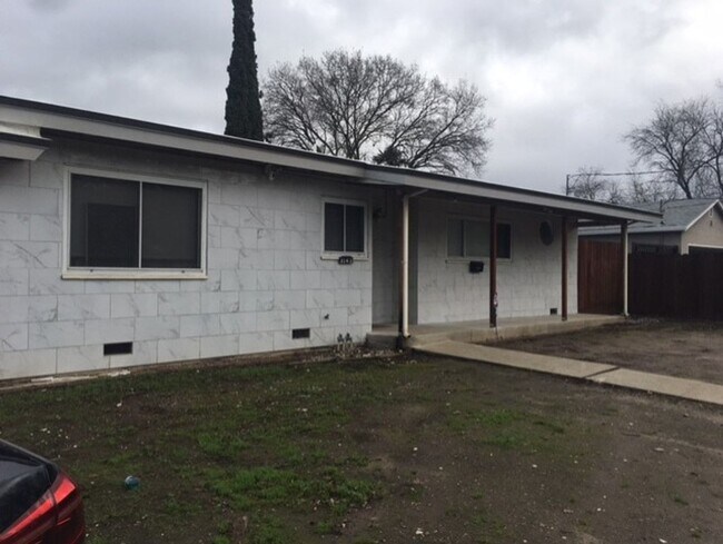 Building Photo - Awesome 3/2 Rancher in Concord- Close to B...