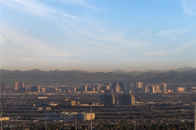 Foto del edificio - 1480 Marsh Bird St