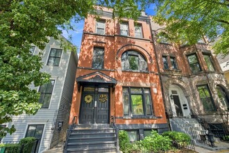 Building Photo - 224 W St Paul Ave