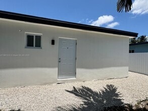 Building Photo - 11000 SW 47th Terrace