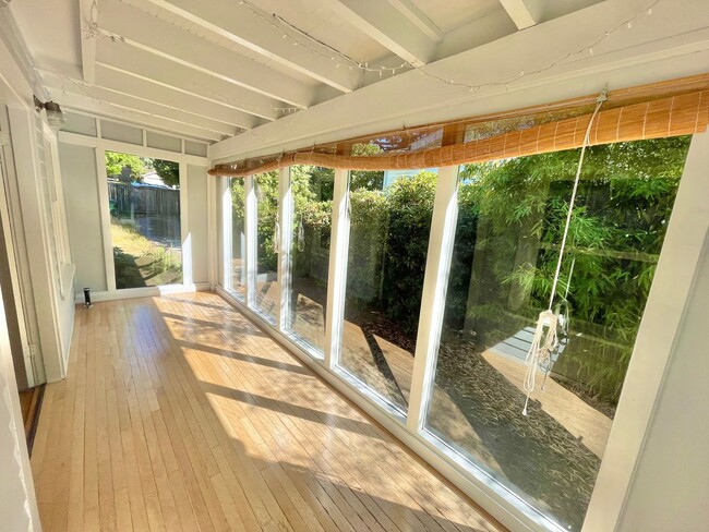 Foto del edificio - 3 Bedroom Meadowbrook Rambler with Fenced ...