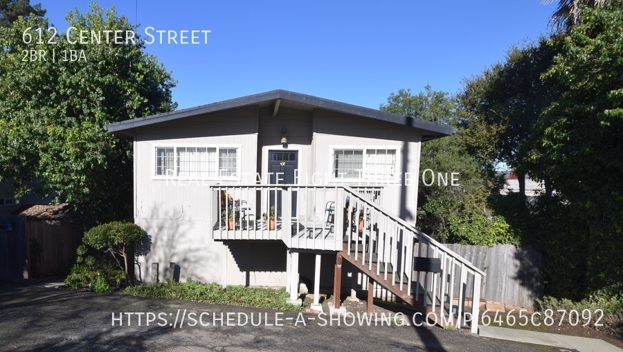 Primary Photo - Capitola 2 bed / 1 bath unit in duplex wit...