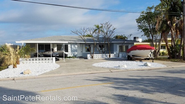 Building Photo - 1310 Boca Ciega Isle Dr