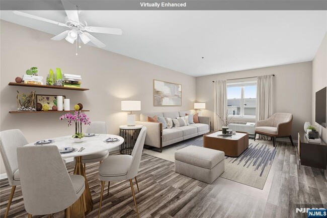 Building Photo - 905 River Rd